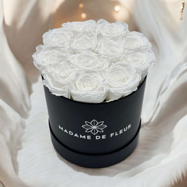 Small Black Round Box - Preserved Roses - Madame De Fleur