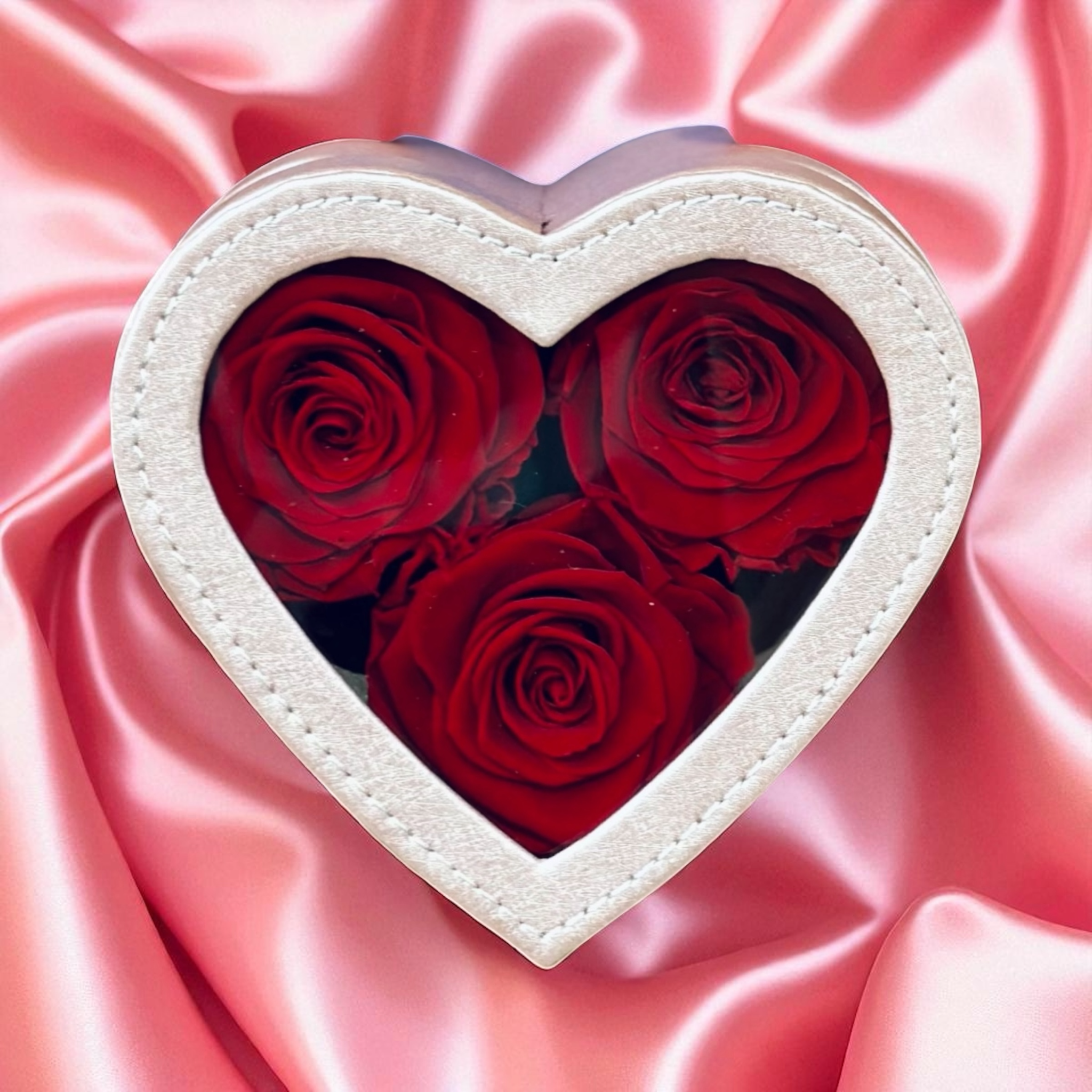 Petite Heart Box - Preserved Roses - Madame De Fleur