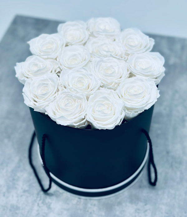 Small Black Round Box - Preserved Roses