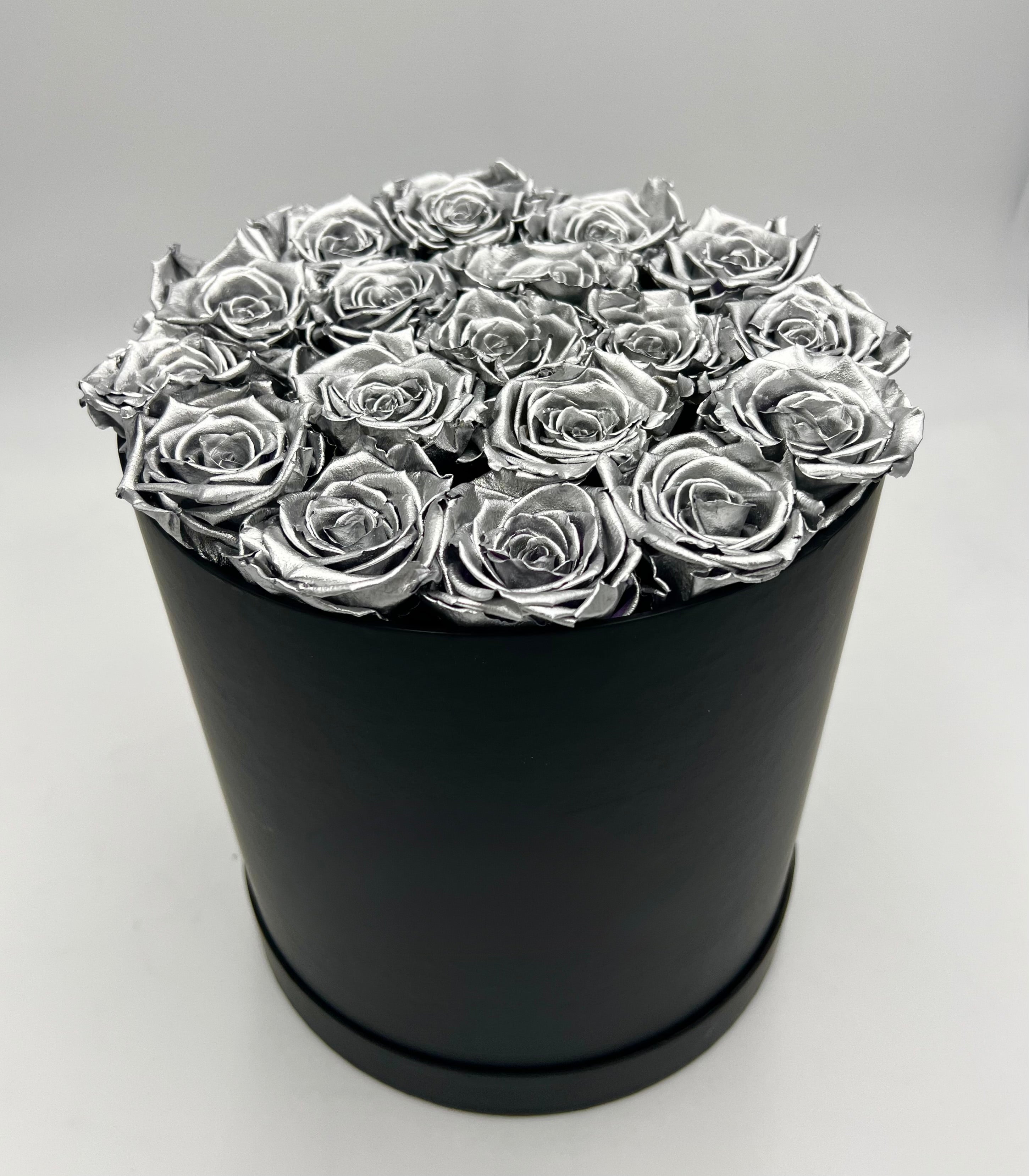 Large Black Round Box - Preserved Roses