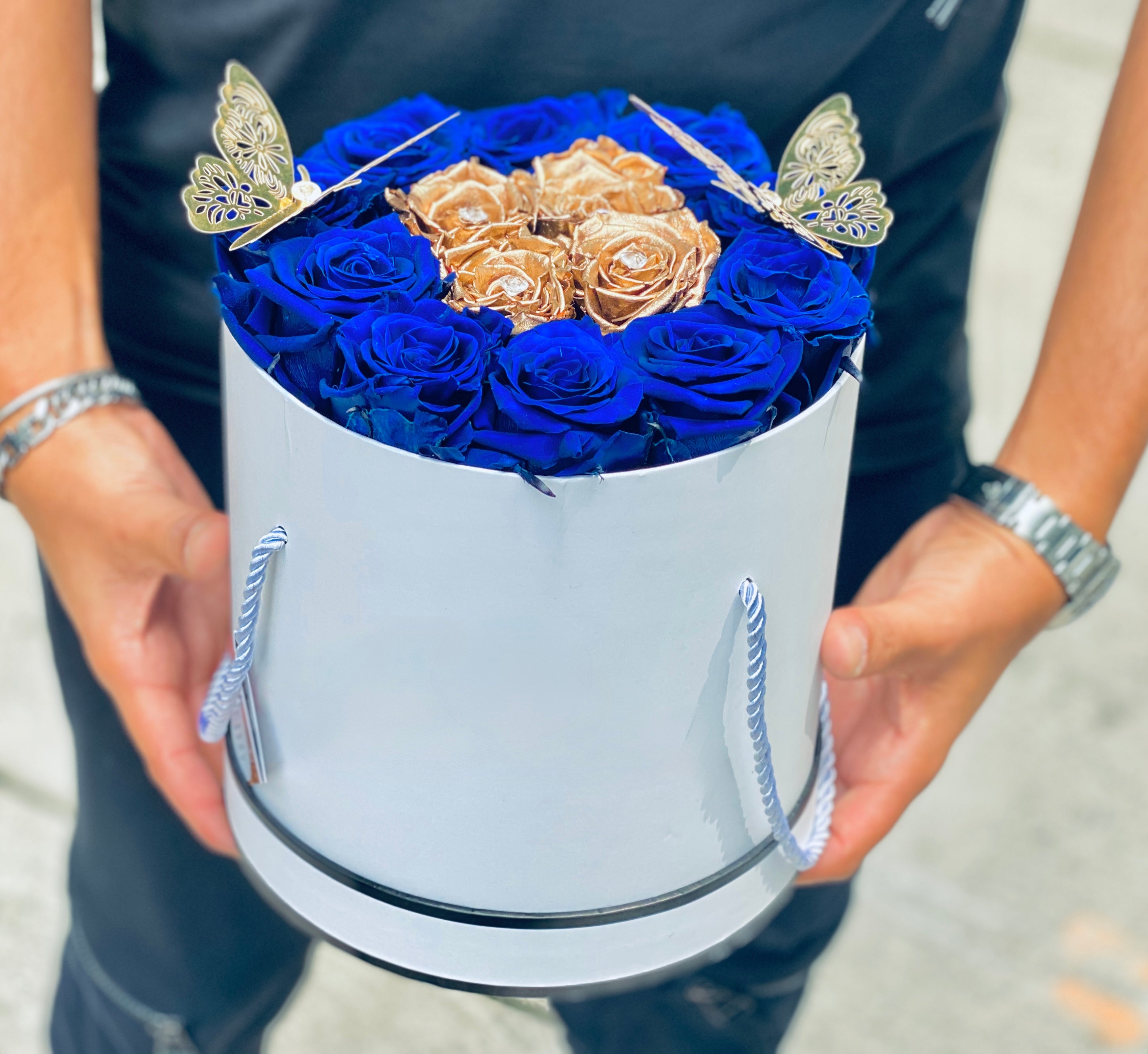 Small White Round Box - Preserved Roses