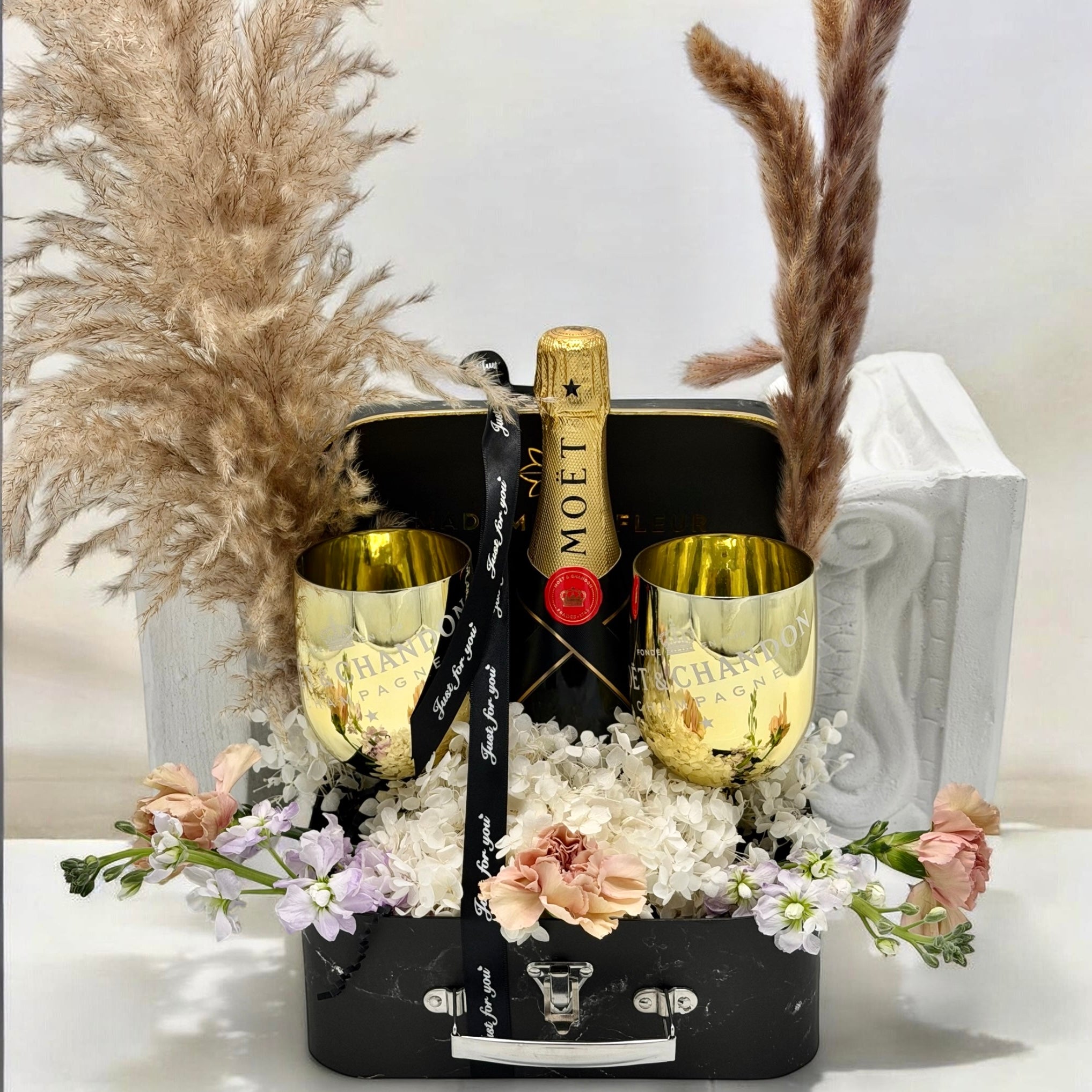 Sparkle & Sip Gift Box