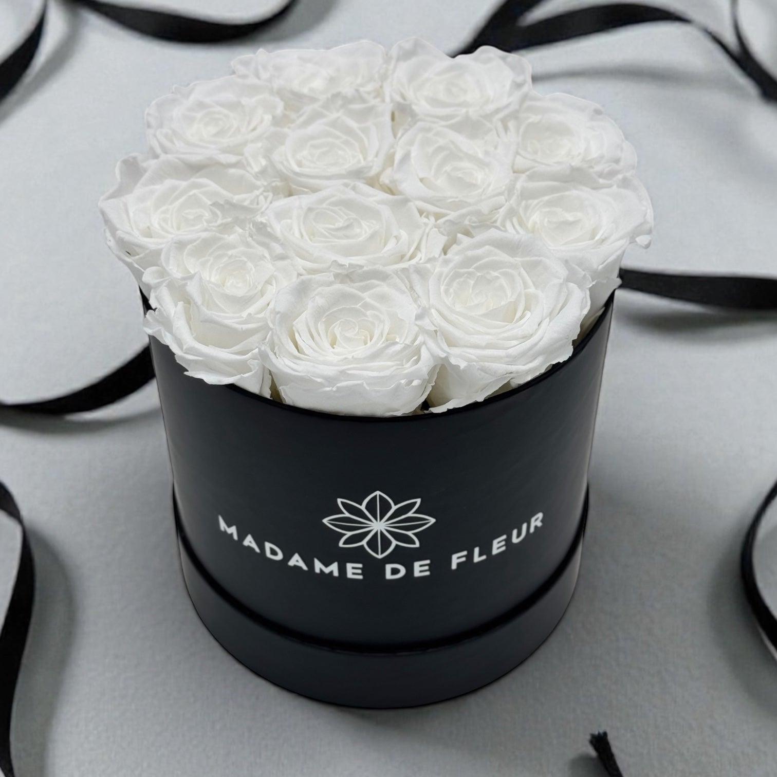 Small Black Round Box - Preserved Roses