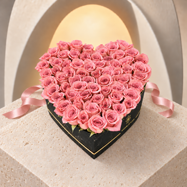 Fresh roses in black marble heart box with narrow satin ribbon, main view