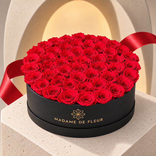 Jumbo Black Round Box - Preserved Roses - main view