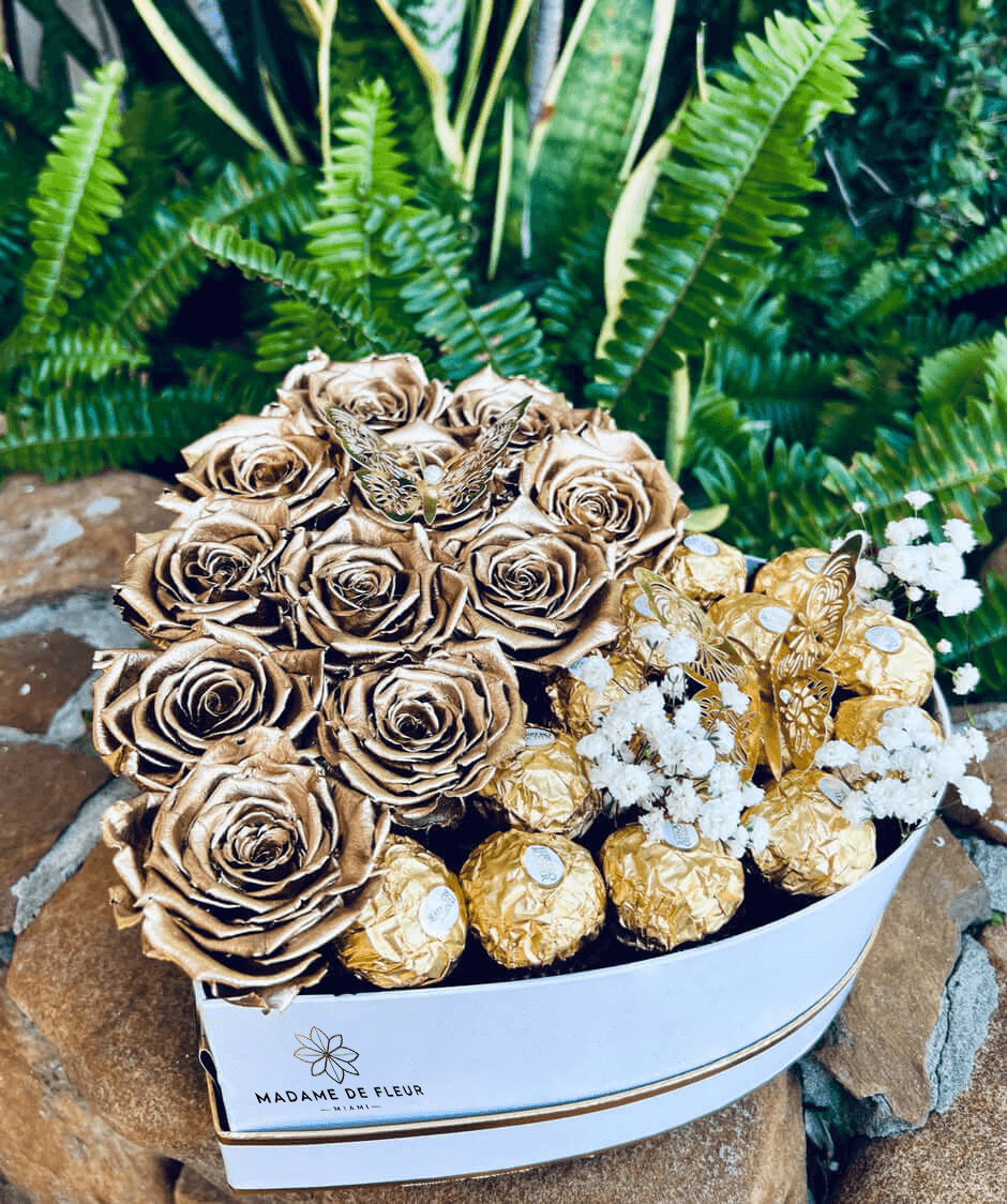 Small Heart Gift Box - Preserved Roses & Ferrero Combo